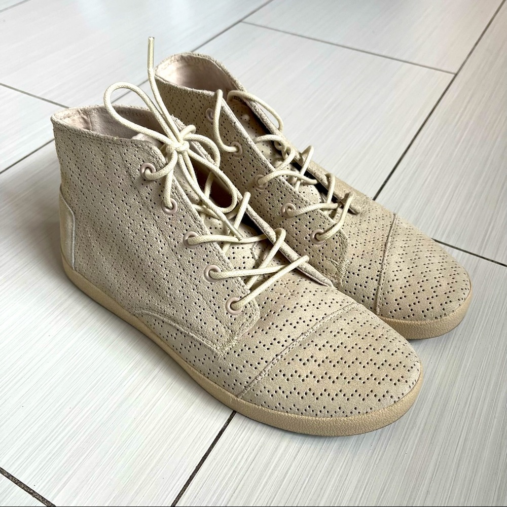TOMS shoes